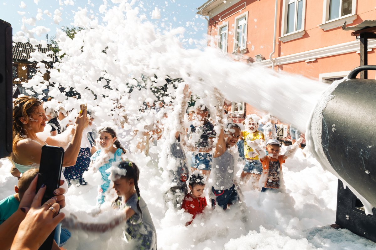 Зажигательная пенная шоу-программа Зажигательная пенная шоу-программа