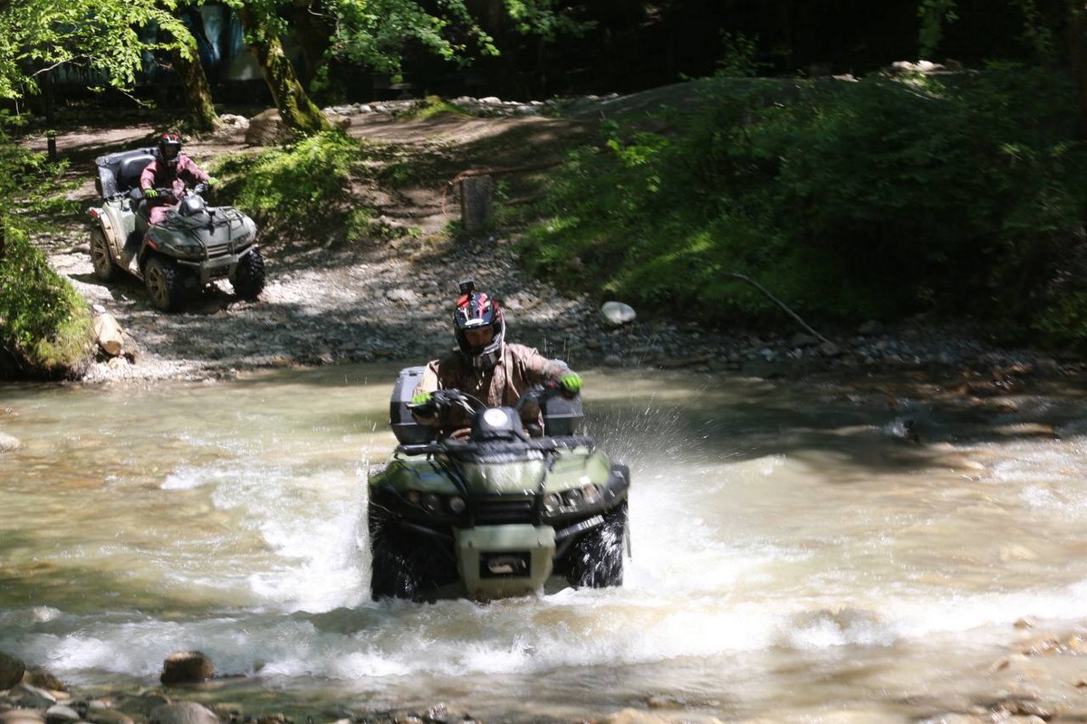 Тур на квадроциклах в Гаграх по Сухому и Мокрому каньонам kvadrockli-krasnaya-polyana-suhoi-kanion23 Тур на квадроциклах в Гаграх по Сухому и Мокрому каньонам