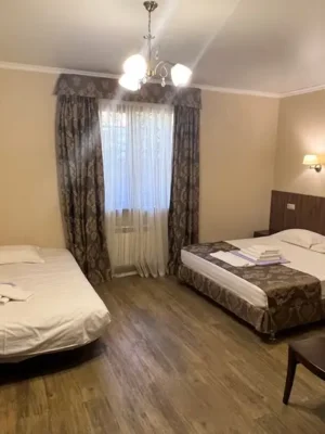 Четырёхместный номер без балкона на 1 этаже